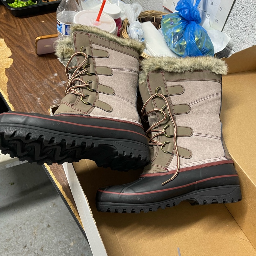 Boots - Picture 9 of 10